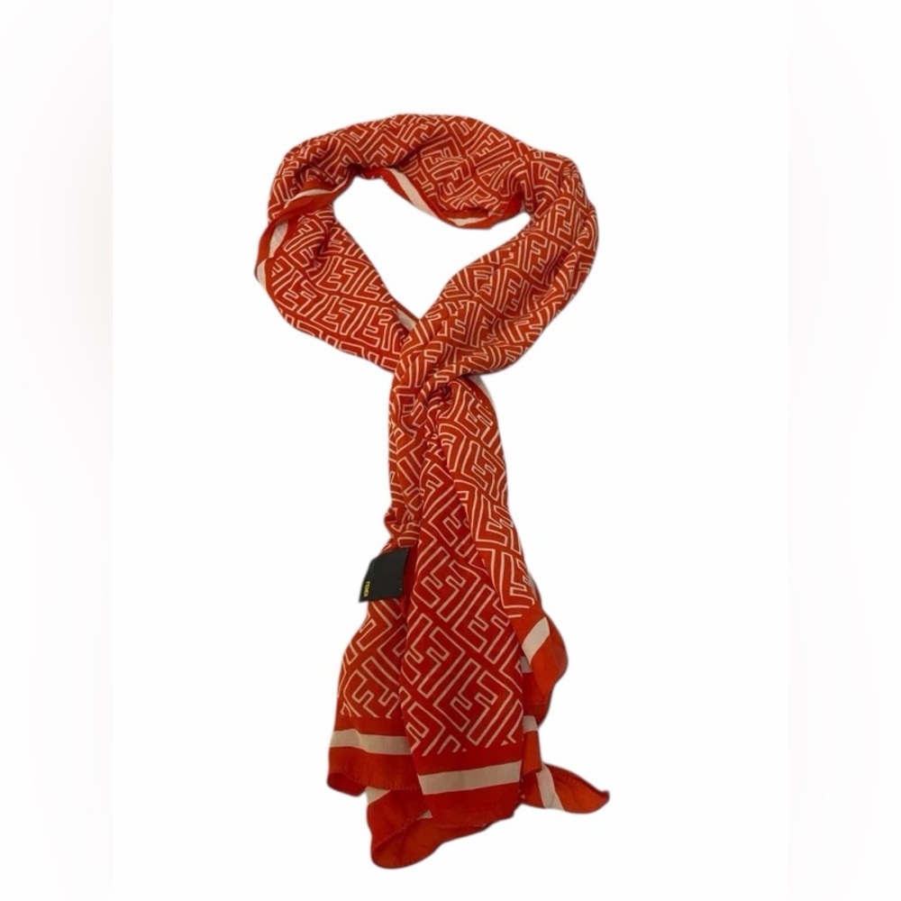 Fendi scarf never worn, composition 100% silk - Picture 2 of 9